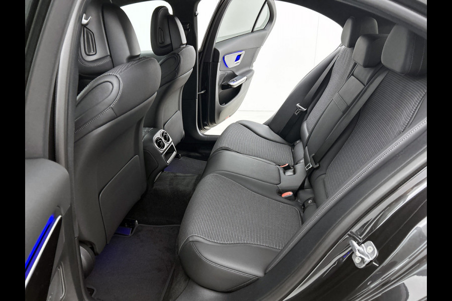 Mercedes-Benz C-Klasse 300 e Business Solution | Parkeerpakket met achteruitrijcamera | Spiegelpakket | Trekhaak | GUARD 360° Plus | Warmtewerend, donkergetint glas | 17 inch vijfspaaks lichtmetalen velgen |