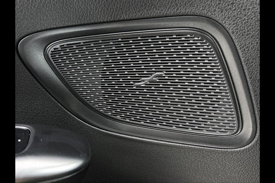 Mercedes-Benz C-Klasse 300 e Business Solution | Parkeerpakket met achteruitrijcamera | Spiegelpakket | Trekhaak | GUARD 360° Plus | Warmtewerend, donkergetint glas | 17 inch vijfspaaks lichtmetalen velgen |