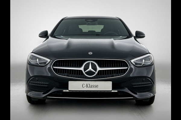 Mercedes-Benz C-Klasse 300 e Business Solution | Parkeerpakket met achteruitrijcamera | Spiegelpakket | Trekhaak | GUARD 360° Plus | Warmtewerend, donkergetint glas | 17 inch vijfspaaks lichtmetalen velgen |