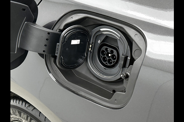 Mercedes-Benz C-Klasse 300 e Business Solution | Parkeerpakket met achteruitrijcamera | Spiegelpakket | Trekhaak | GUARD 360° Plus | Warmtewerend, donkergetint glas | 17 inch vijfspaaks lichtmetalen velgen |
