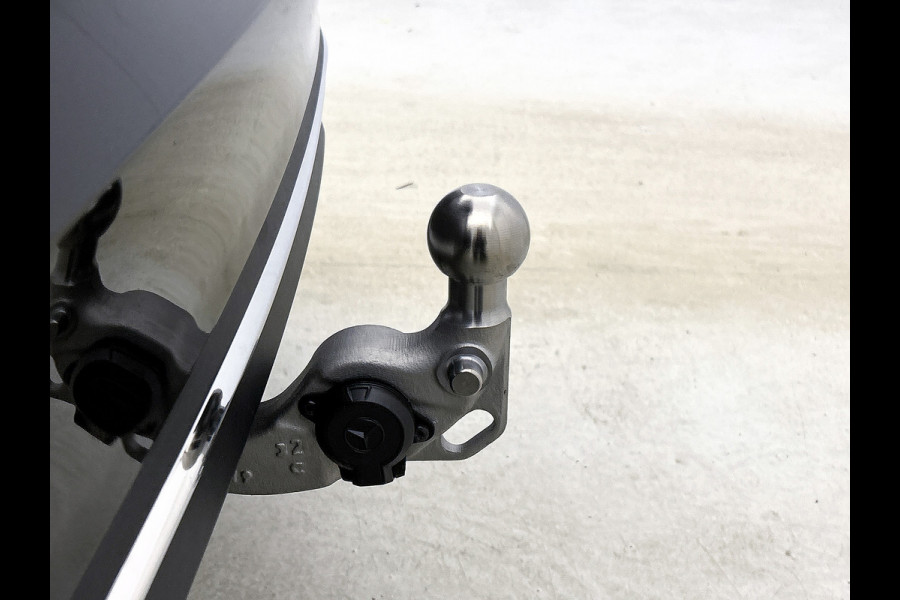 Mercedes-Benz C-Klasse 300 e Business Solution | Parkeerpakket met achteruitrijcamera | Spiegelpakket | Trekhaak | GUARD 360° Plus | Warmtewerend, donkergetint glas | 17 inch vijfspaaks lichtmetalen velgen |
