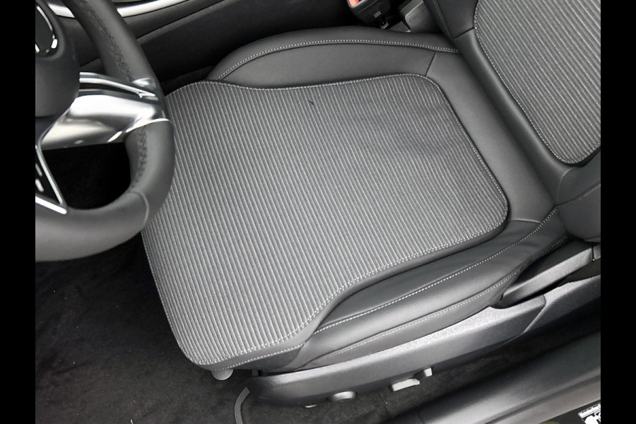 Mercedes-Benz C-Klasse 300 e Business Solution | Parkeerpakket met achteruitrijcamera | Spiegelpakket | Trekhaak | GUARD 360° Plus | Warmtewerend, donkergetint glas | 17 inch vijfspaaks lichtmetalen velgen |