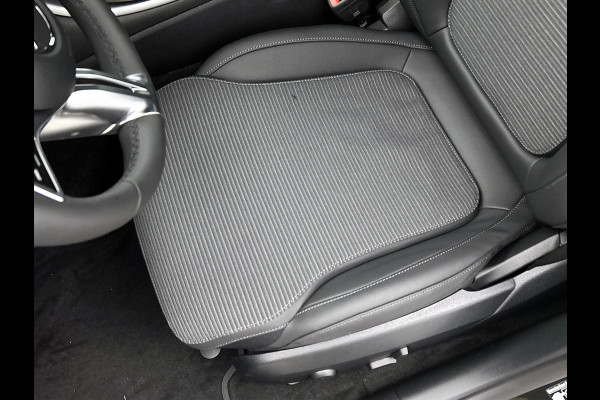 Mercedes-Benz C-Klasse 300 e Business Solution | Parkeerpakket met achteruitrijcamera | Spiegelpakket | Trekhaak | GUARD 360° Plus | Warmtewerend, donkergetint glas | 17 inch vijfspaaks lichtmetalen velgen |