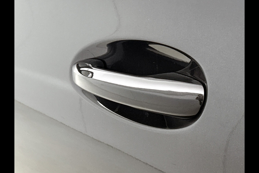 Mercedes-Benz C-Klasse 300 e Business Solution | Parkeerpakket met achteruitrijcamera | Spiegelpakket | Trekhaak | GUARD 360° Plus | Warmtewerend, donkergetint glas | 17 inch vijfspaaks lichtmetalen velgen |