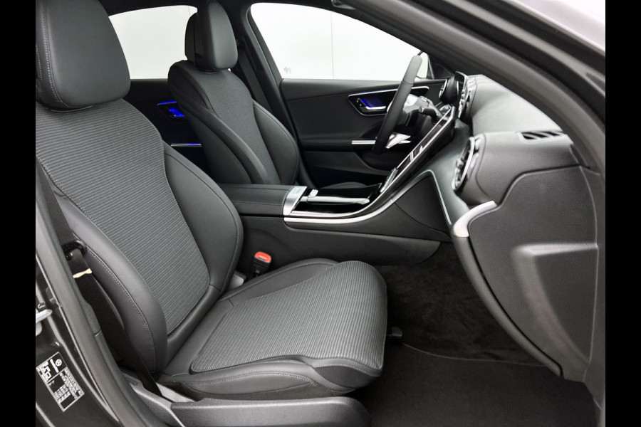 Mercedes-Benz C-Klasse 300 e Business Solution | Parkeerpakket met achteruitrijcamera | Spiegelpakket | Trekhaak | GUARD 360° Plus | Warmtewerend, donkergetint glas | 17 inch vijfspaaks lichtmetalen velgen |