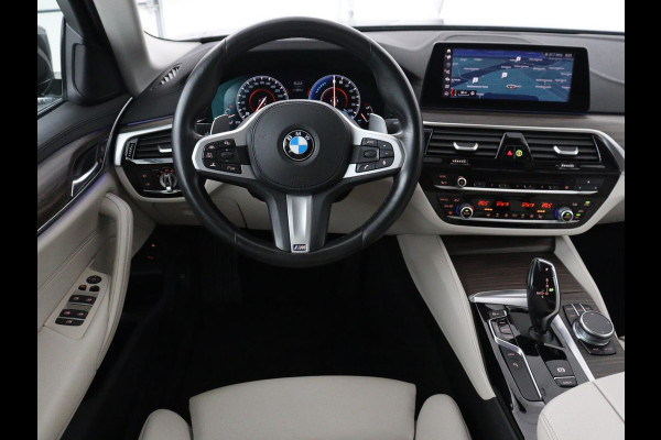 BMW 5 Serie 530e iPerformance High Executive | Leder | Elektrische stoelen | Stoelverwarming | Sfeerverlichting | Adaptive cruise | Carplay | Climate control | Camera | Park assist | PHEV