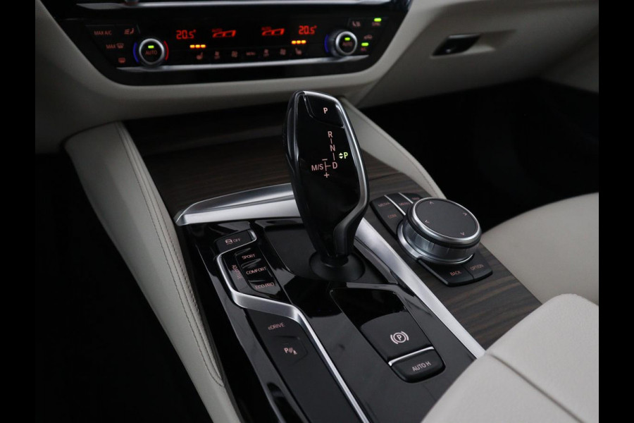 BMW 5 Serie 530e iPerformance High Executive | Leder | Elektrische stoelen | Stoelverwarming | Sfeerverlichting | Adaptive cruise | Carplay | Climate control | Camera | Park assist | PHEV