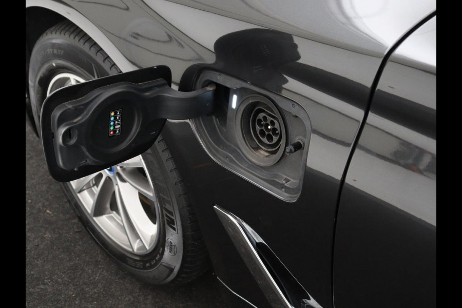 BMW 5 Serie 530e iPerformance High Executive | Leder | Elektrische stoelen | Stoelverwarming | Sfeerverlichting | Adaptive cruise | Carplay | Climate control | Camera | Park assist | PHEV