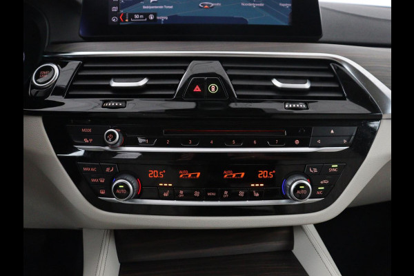 BMW 5 Serie 530e iPerformance High Executive | Leder | Elektrische stoelen | Stoelverwarming | Sfeerverlichting | Adaptive cruise | Carplay | Climate control | Camera | Park assist | PHEV