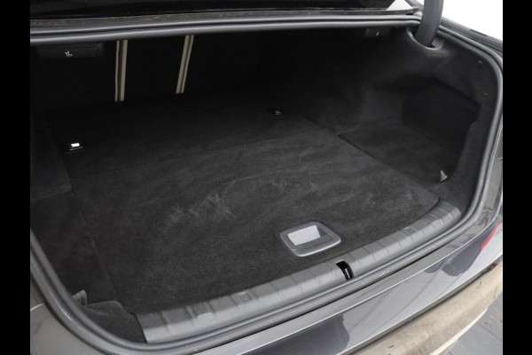 BMW 5 Serie 530e iPerformance High Executive | Leder | Elektrische stoelen | Stoelverwarming | Sfeerverlichting | Adaptive cruise | Carplay | Climate control | Camera | Park assist | PHEV