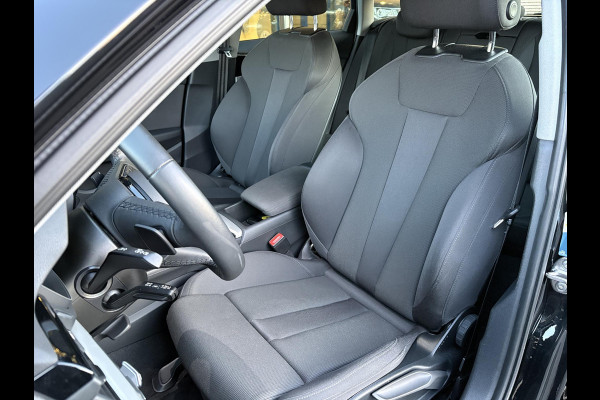 Audi A4 Avant 35 TFSI Advanced Edition 150pk | Wegklapbare Trekhaak | Elek. Kofferklep | Parkeersensoren | DAB |