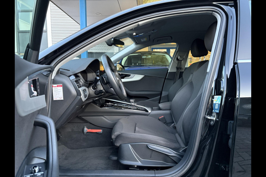 Audi A4 Avant 35 TFSI Advanced Edition 150pk | Wegklapbare Trekhaak | Elek. Kofferklep | Parkeersensoren | DAB |