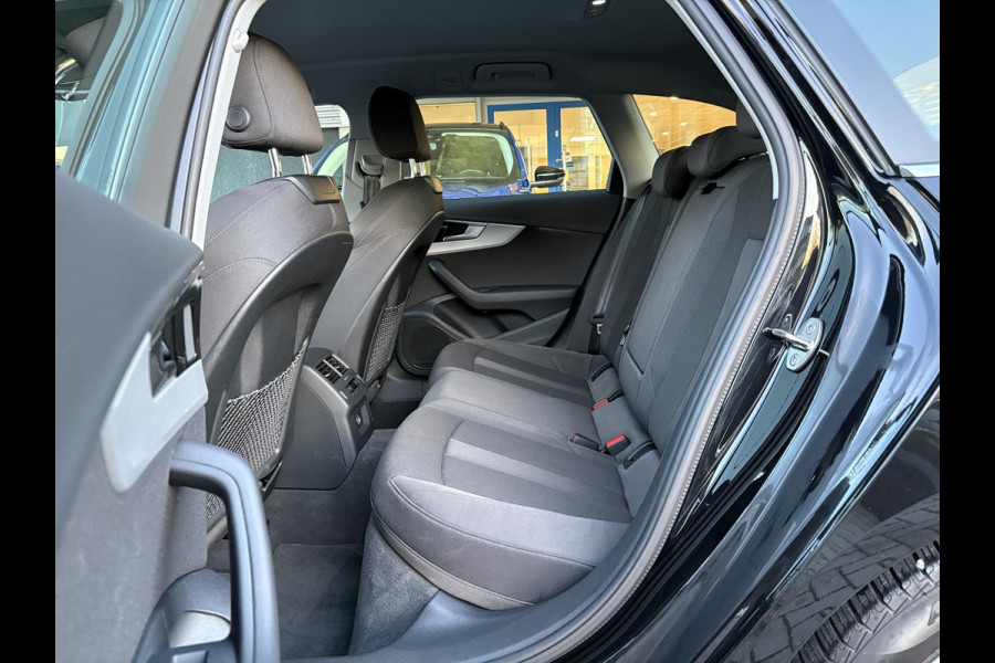 Audi A4 Avant 35 TFSI Advanced Edition 150pk | Wegklapbare Trekhaak | Elek. Kofferklep | Parkeersensoren | DAB |