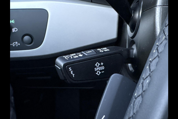 Audi A4 Avant 35 TFSI Advanced Edition 150pk | Wegklapbare Trekhaak | Elek. Kofferklep | Parkeersensoren | DAB |