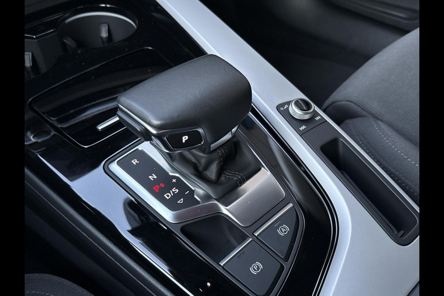 Audi A4 Avant 35 TFSI Advanced Edition 150pk | Wegklapbare Trekhaak | Elek. Kofferklep | Parkeersensoren | DAB |