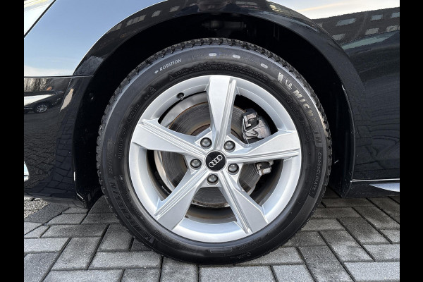 Audi A4 Avant 35 TFSI Advanced Edition 150pk | Wegklapbare Trekhaak | Elek. Kofferklep | Parkeersensoren | DAB |
