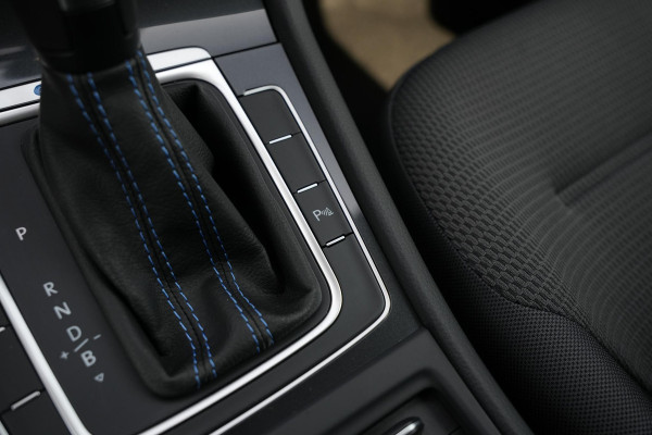 Volkswagen e-Golf E-DITION Keyless Groot Navi Cruise Stoelverw.
