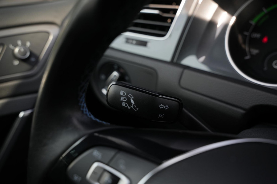 Volkswagen e-Golf E-DITION Keyless Groot Navi Cruise Stoelverw.