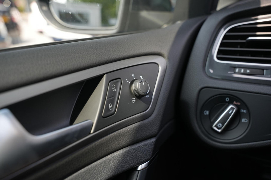 Volkswagen e-Golf E-DITION Keyless Groot Navi Cruise Stoelverw.