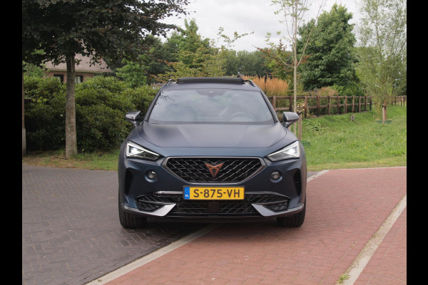 CUPRA Formentor 1.4 e-Hybrid VZ Black Edition | Panoramadak | Trekhaak | Camera | Sfeerverlichting | Leer | NL-Auto |