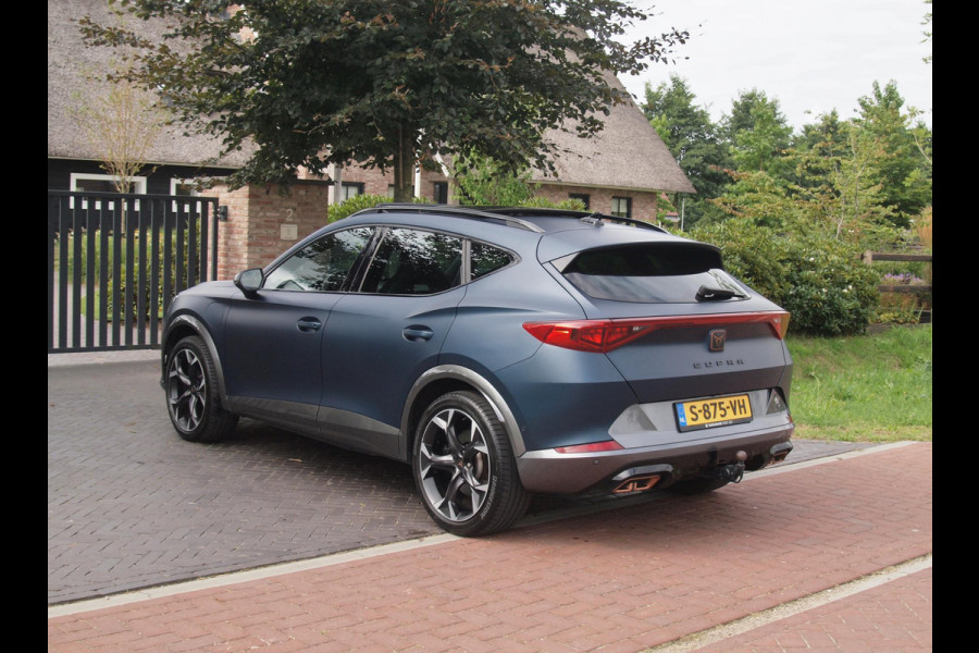 CUPRA Formentor 1.4 e-Hybrid VZ Black Edition | Panoramadak | Trekhaak | Camera | Sfeerverlichting | Leer | NL-Auto |