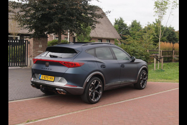 CUPRA Formentor 1.4 e-Hybrid VZ Black Edition | Panoramadak | Trekhaak | Camera | Sfeerverlichting | Leer | NL-Auto |