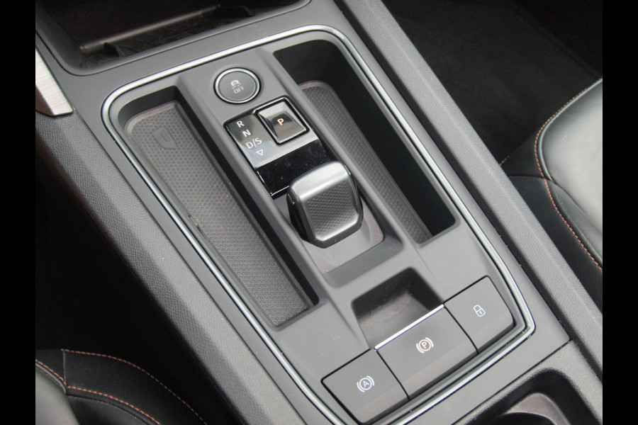 CUPRA Formentor 1.4 e-Hybrid VZ Black Edition | Panoramadak | Trekhaak | Camera | Sfeerverlichting | Leer | NL-Auto |
