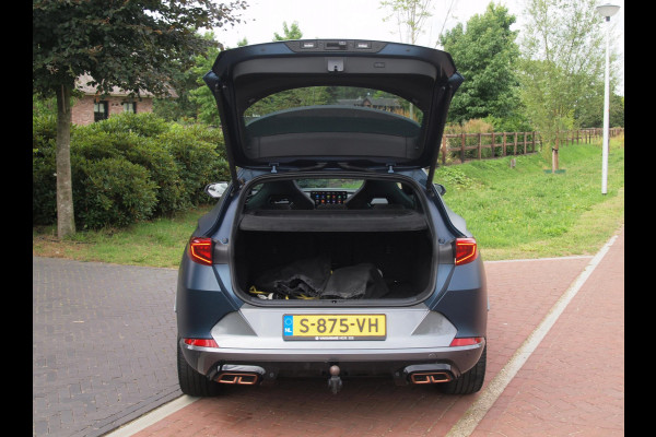 CUPRA Formentor 1.4 e-Hybrid VZ Black Edition | Panoramadak | Trekhaak | Camera | Sfeerverlichting | Leer | NL-Auto |
