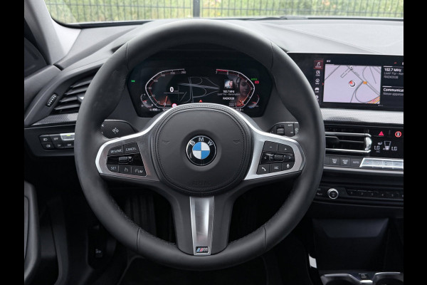 BMW 1-serie 118i Executive Edition | Carplay | PDC | Navi | Sportstuur