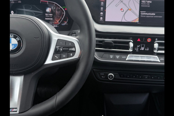 BMW 1-serie 118i Executive Edition | Carplay | PDC | Navi | Sportstuur