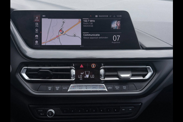 BMW 1-serie 118i Executive Edition | Carplay | PDC | Navi | Sportstuur