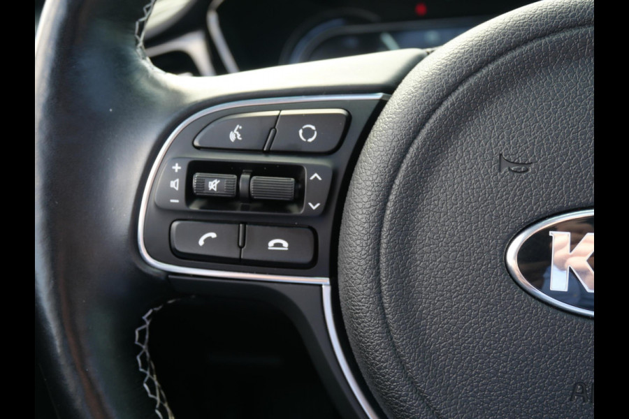 Kia e-Niro ExecutiveLine 64 kWh | SOH 94,1 | 3Fase | Trekhaak | Stoel/Stuurverwarming | Navi | Adaptief | Carplay |