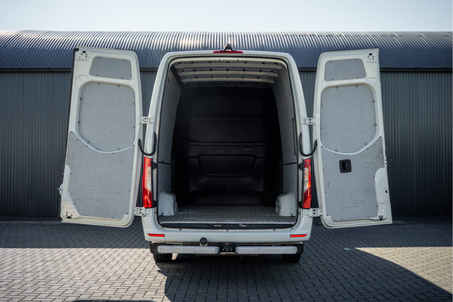Mercedes-Benz Sprinter 516 CDI L3H2 | 7-Zits | 3.5T Trekgwicht | Automaat | Camera | Mbux | Climatronic | Trekhaak