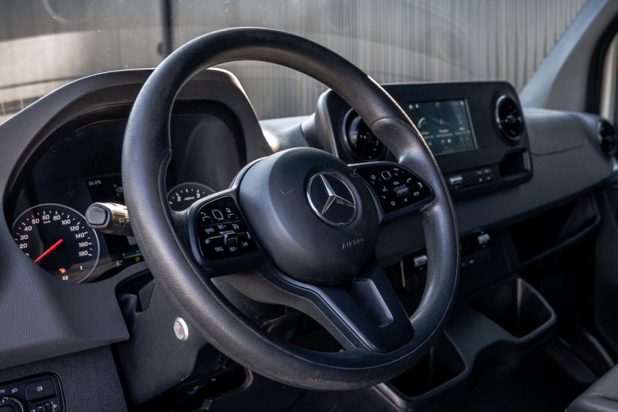 Mercedes-Benz Sprinter 516 CDI L3H2 | 7-Zits | 3.5T Trekgwicht | Automaat | Camera | Mbux | Climatronic | Trekhaak