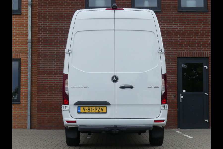 Mercedes-Benz Sprinter 317 CDI L3H2 Leer/LED/Camera/Trekhaak/Navigatie