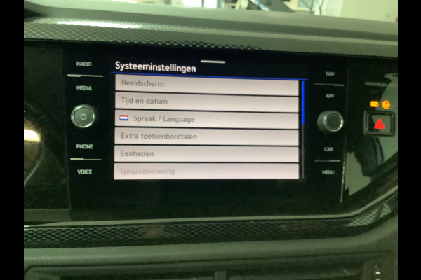 Volkswagen Polo 1.0 TSI Life Automaat, PDC vóór en achter, Adaptieve Cruise Control, stoelverwarming