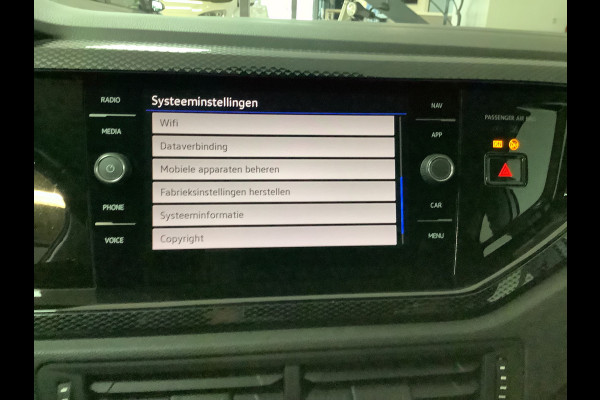 Volkswagen Polo 1.0 TSI Life Automaat, PDC vóór en achter, Adaptieve Cruise Control, stoelverwarming