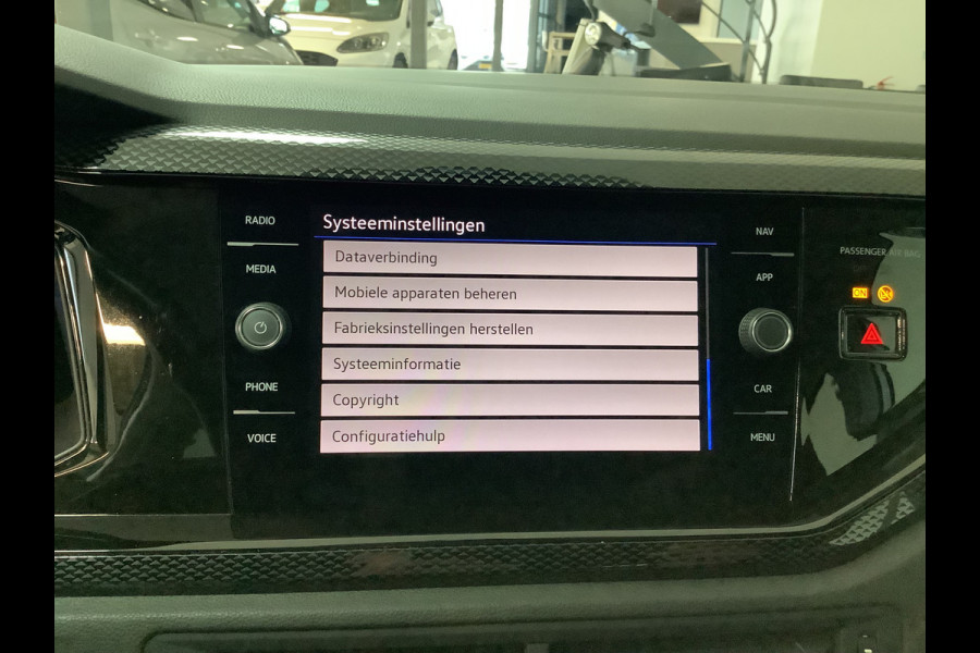 Volkswagen Polo 1.0 TSI Life Automaat, PDC vóór en achter, Adaptieve Cruise Control, stoelverwarming