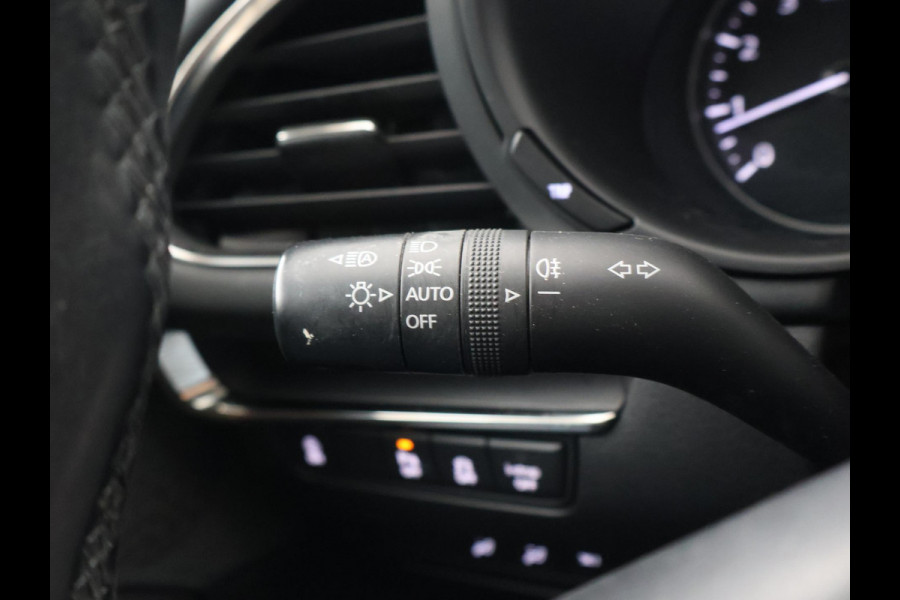 Mazda 3 2.0 e-SkyActiv-X M HYBRID 186 PK LUXURY + CARPLAY | BOSE | HEAD-UP | ADAPTIVE CRUISE | MEMORY | STOEL/STUURVERW.