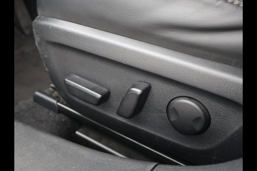 Mazda 3 2.0 e-SkyActiv-X M HYBRID 186 PK LUXURY + CARPLAY | BOSE | HEAD-UP | ADAPTIVE CRUISE | MEMORY | STOEL/STUURVERW.