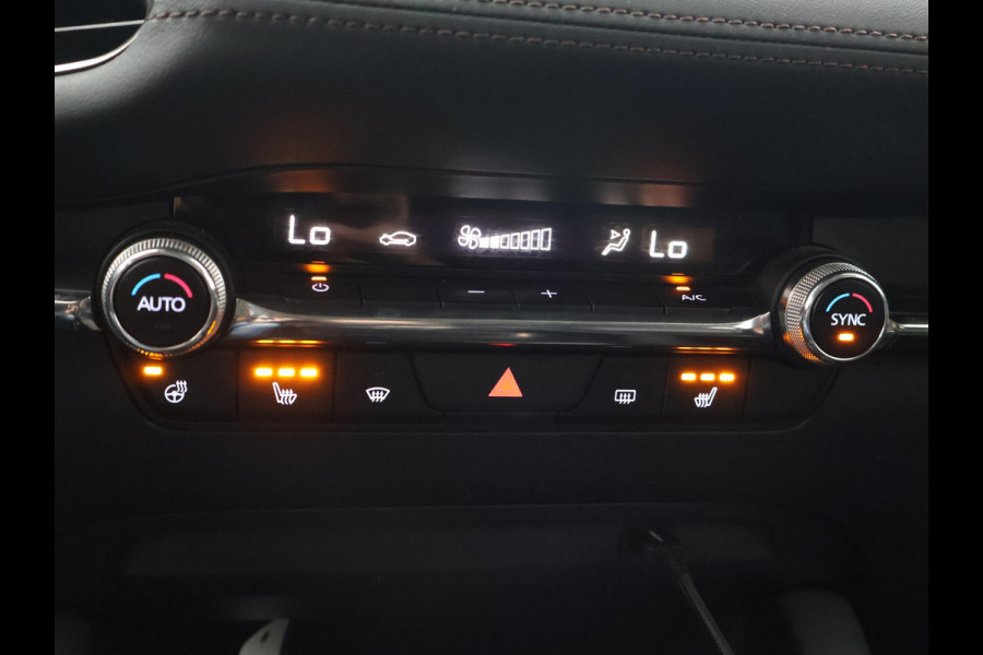 Mazda 3 2.0 e-SkyActiv-X M HYBRID 186 PK LUXURY + CARPLAY | BOSE | HEAD-UP | ADAPTIVE CRUISE | MEMORY | STOEL/STUURVERW.