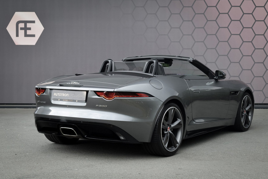 Jaguar F-Type P300 R-Dynamic | 20" CARBON INLEG VELGEN | LED KOPLAMPEN | SPORTUITLAAT | MERIDIDAN AUDIO | COLD CLIMATE PACK INCL. STUURVERWARMING EN VOORRUITVERWARMING INCL WARMTEWEREND GLAS
