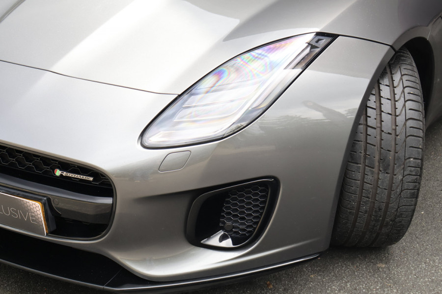 Jaguar F-Type P300 R-Dynamic | 20" CARBON INLEG VELGEN | LED KOPLAMPEN | SPORTUITLAAT | MERIDIDAN AUDIO | COLD CLIMATE PACK INCL. STUURVERWARMING EN VOORRUITVERWARMING INCL WARMTEWEREND GLAS