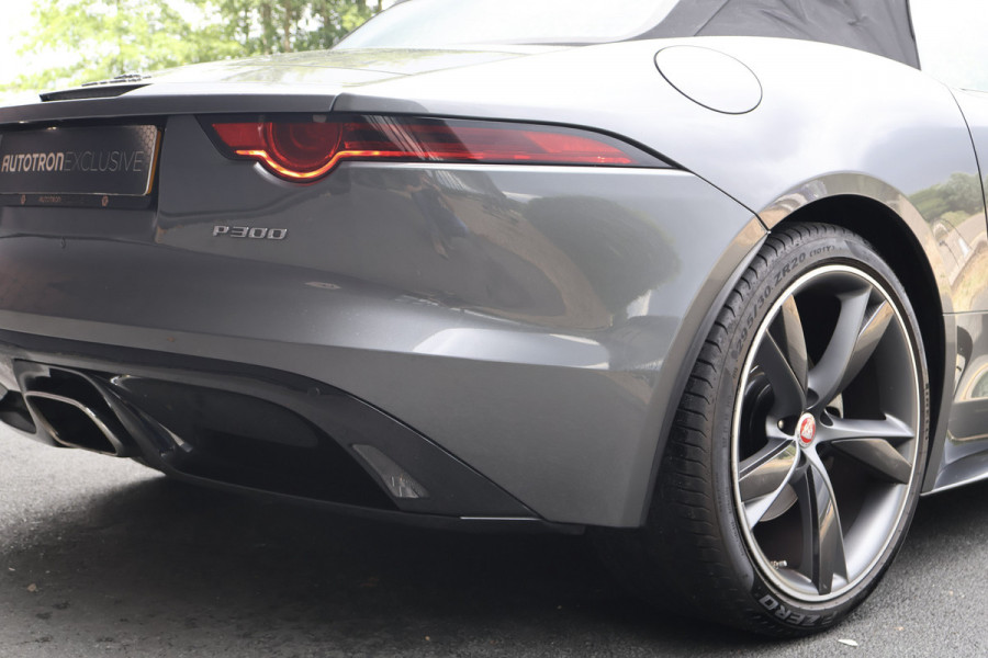 Jaguar F-Type P300 R-Dynamic | 20" CARBON INLEG VELGEN | LED KOPLAMPEN | SPORTUITLAAT | MERIDIDAN AUDIO | COLD CLIMATE PACK INCL. STUURVERWARMING EN VOORRUITVERWARMING INCL WARMTEWEREND GLAS