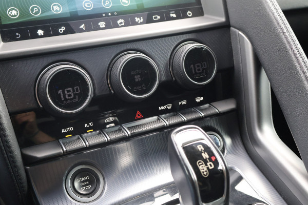 Jaguar F-Type P300 R-Dynamic | 20" CARBON INLEG VELGEN | LED KOPLAMPEN | SPORTUITLAAT | MERIDIDAN AUDIO | COLD CLIMATE PACK INCL. STUURVERWARMING EN VOORRUITVERWARMING INCL WARMTEWEREND GLAS