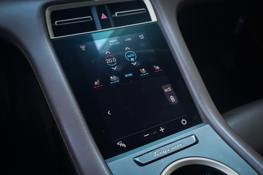 Porsche Taycan Turbo 93 kWh | PASSENGER DISPLAY | ADAPTIVE CRUISE | STOELVERWAMING & VERKOELING | 360 CAMERA | BOSE AUDIO | Turbo
