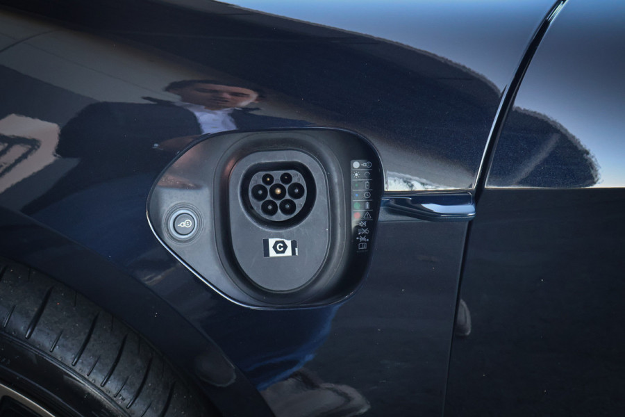 Porsche Taycan Turbo 93 kWh | PASSENGER DISPLAY | ADAPTIVE CRUISE | STOELVERWAMING & VERKOELING | 360 CAMERA | BOSE AUDIO | Turbo