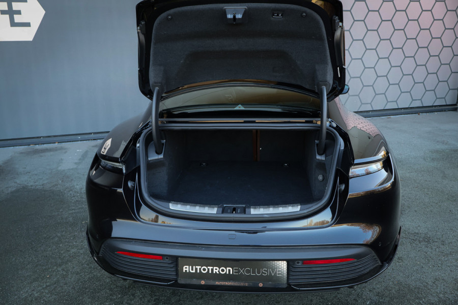Porsche Taycan Turbo 93 kWh | PASSENGER DISPLAY | ADAPTIVE CRUISE | STOELVERWAMING & VERKOELING | 360 CAMERA | BOSE AUDIO | Turbo