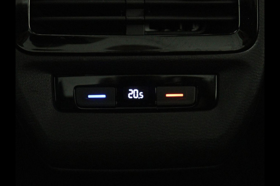 Volkswagen ID.4 Family 77 kWh | SOH 91,3% | Panoramadak | Leder/alcantara | Stuur/stoel verwarming | Sfeerverlichting | Carplay | Adaptive cruise | Camera | Park assist | Trekhaak