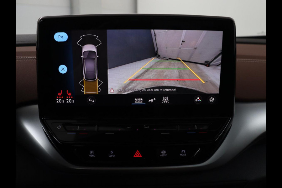 Volkswagen ID.4 Family 77 kWh | SOH 91,3% | Panoramadak | Leder/alcantara | Stuur/stoel verwarming | Sfeerverlichting | Carplay | Adaptive cruise | Camera | Park assist | Trekhaak